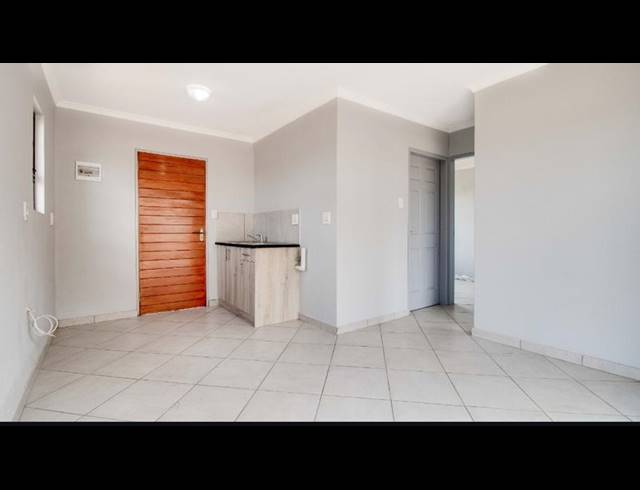 3 BEDROOM HOUSE FOR SALE IN SELCOURT